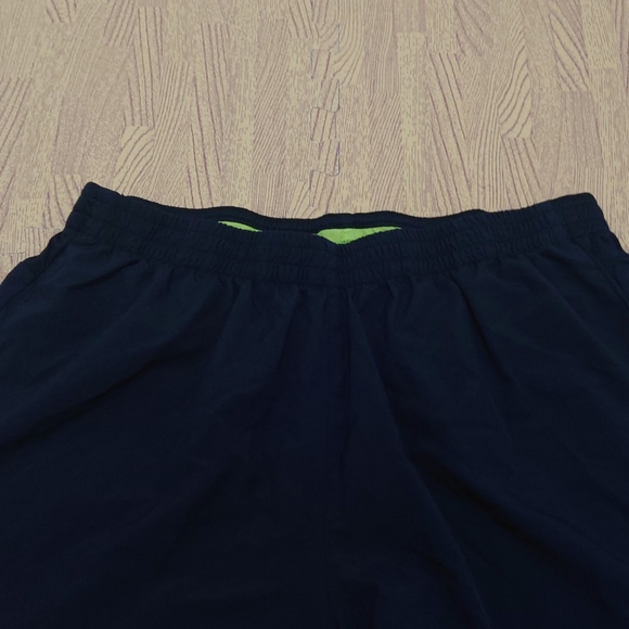 Adidas Areoready Men’s Black Active Sport Shorts Large IL5" W30 - Picture 3 of 10